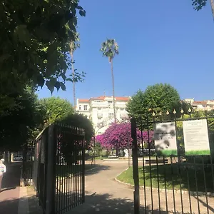 Roses & Ivy, Rue Du Congres Nizza